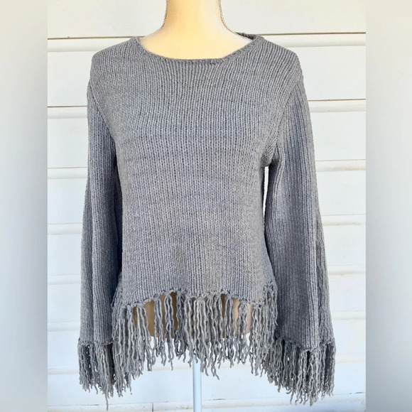 Blue B Sweaters - Blue B Woman’s Grey Polyester Super Soft Knitted Tassel Swearer Size Medium